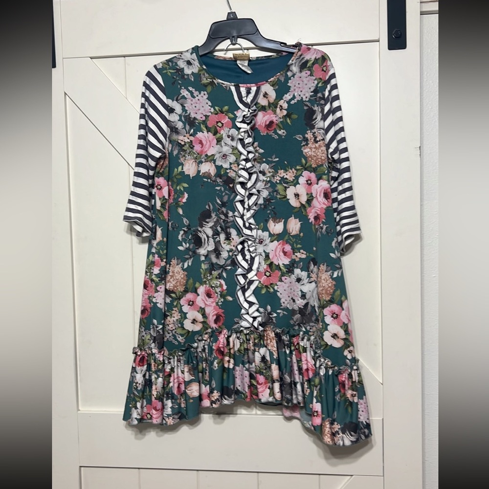 Zadie Bs Gray and mint green skirt set